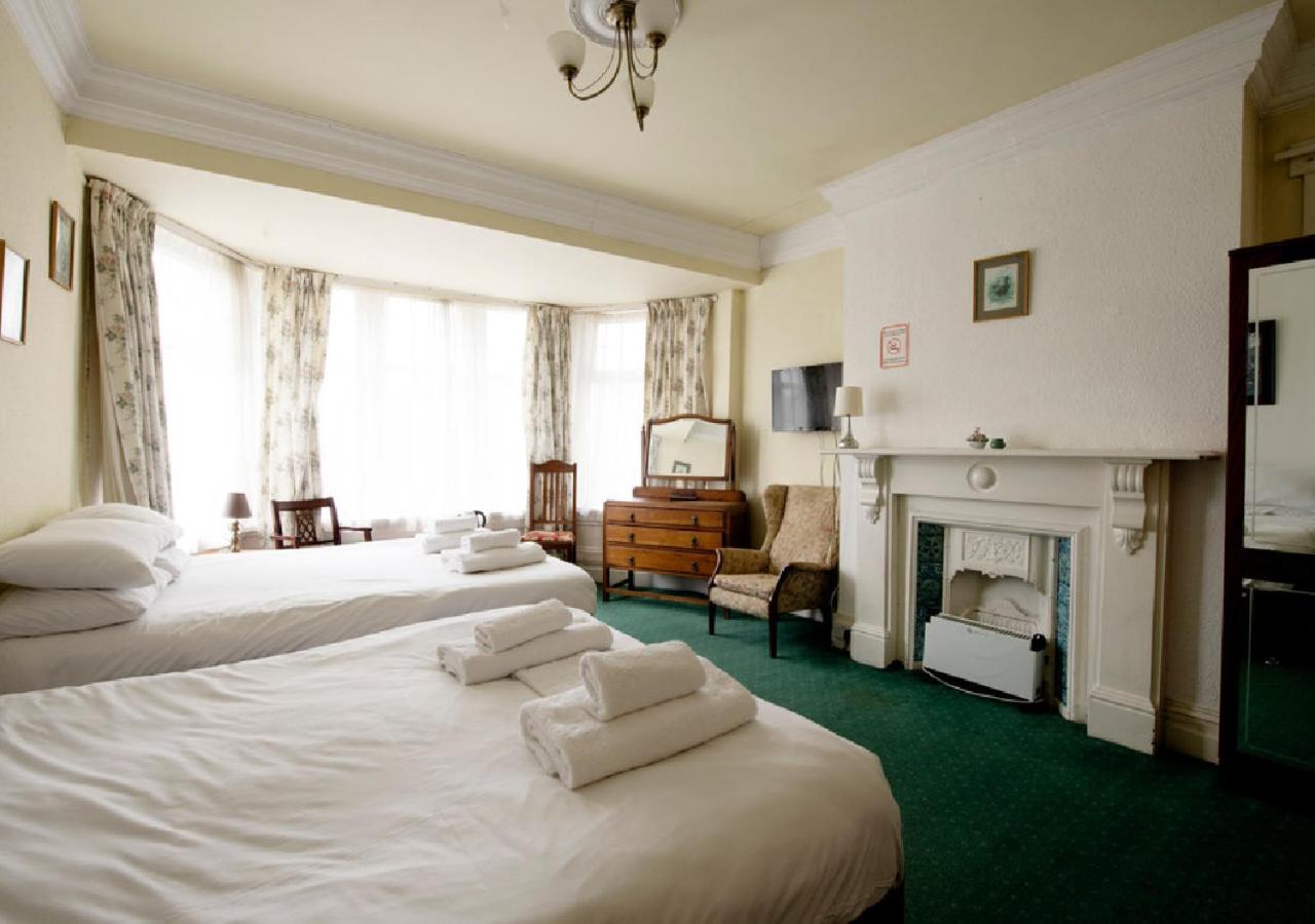 Hotels 24-7 - The Old Victoria Hotel Newport  Buitenkant foto